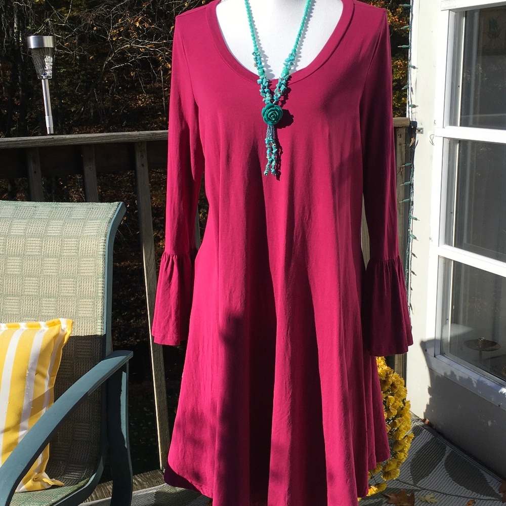 A-line dress size L with deep v-neck long sleeves & pretty magenta pink color